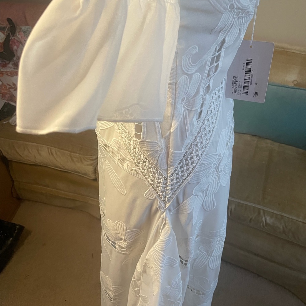 NWT Self-Portrait White Embroidered Dress. Sz 6 - Picture 10 of 11